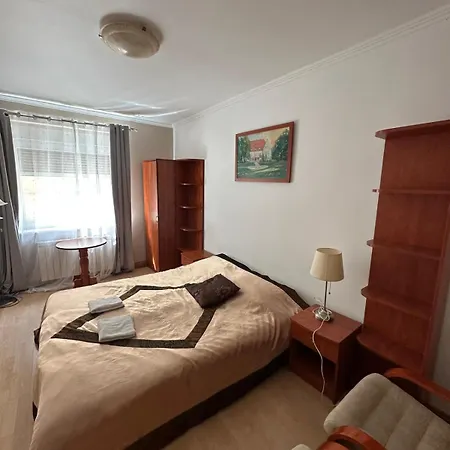 Nad Jeziorem Parter *